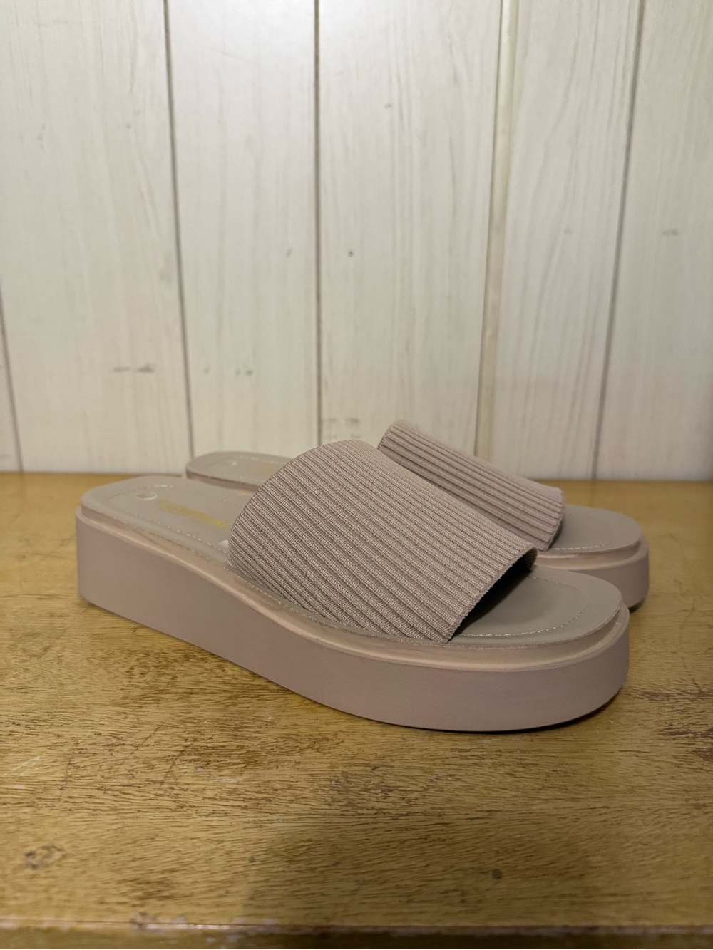 NWOT Platform Ribbed Sandals in Beige